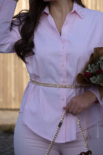 CAMISA ROSA COM APLICAÇOIES NA GOLA RINASCIMENTO - Image 4