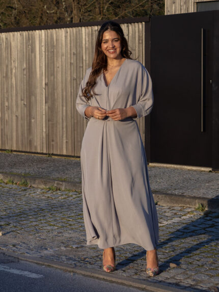 VESTIDO MIDI CINZA COM CINTO ESTRUTURADO IMPERIAL