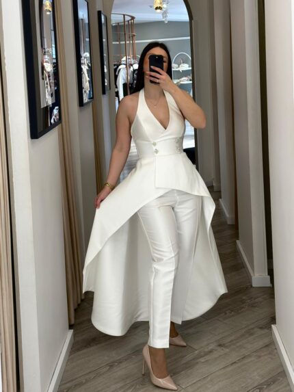 CONJUNTO BRANCO COM DETALHES EM PEDRARIA PONTO CHIC