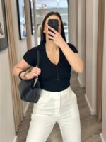 BODY MALHA PRETO COM GOLA E BOTÕES PONTO CHIC - Image 2