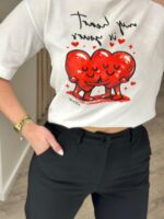 T-SHIRT BRANCA COM ESTAMPADO CORAÇÕES DIXIE - Image 4