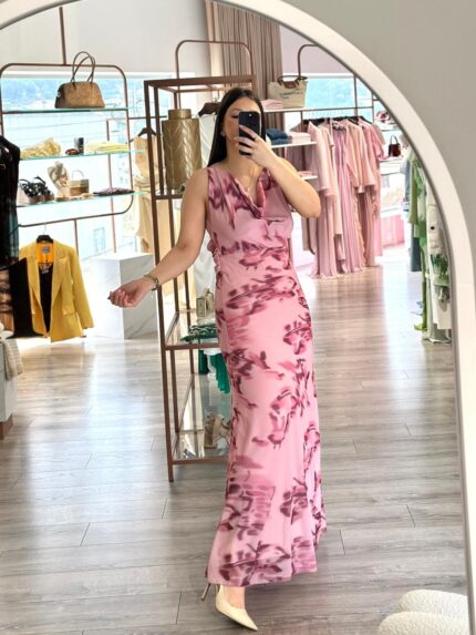 VESTIDO ROSA COM PADRÃO ABSTRACTO PONTO CHIC