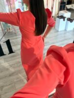 VESTIDO COMPRIDO CORAL COM DRAPEADO E FIVELA PONTO CHIC - Image 4