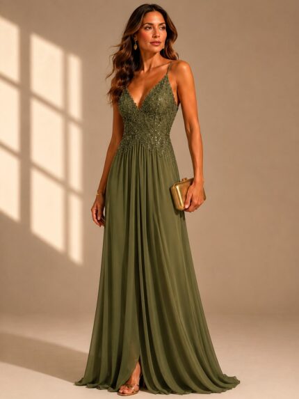 VESTIDO LONGO VERDE OLIVA COM CORPETE BORDADO E SAIA FLUIDA PONTO CHIC