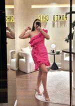 VESTIDO CURTO ROSA COM FOLHOS E EFEITO REPUXADO PONTO CHIC - Image 4