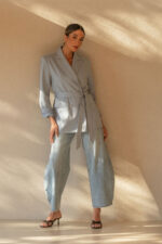 BLAZER AZUL COM CINTO FERRACHE - Image 2