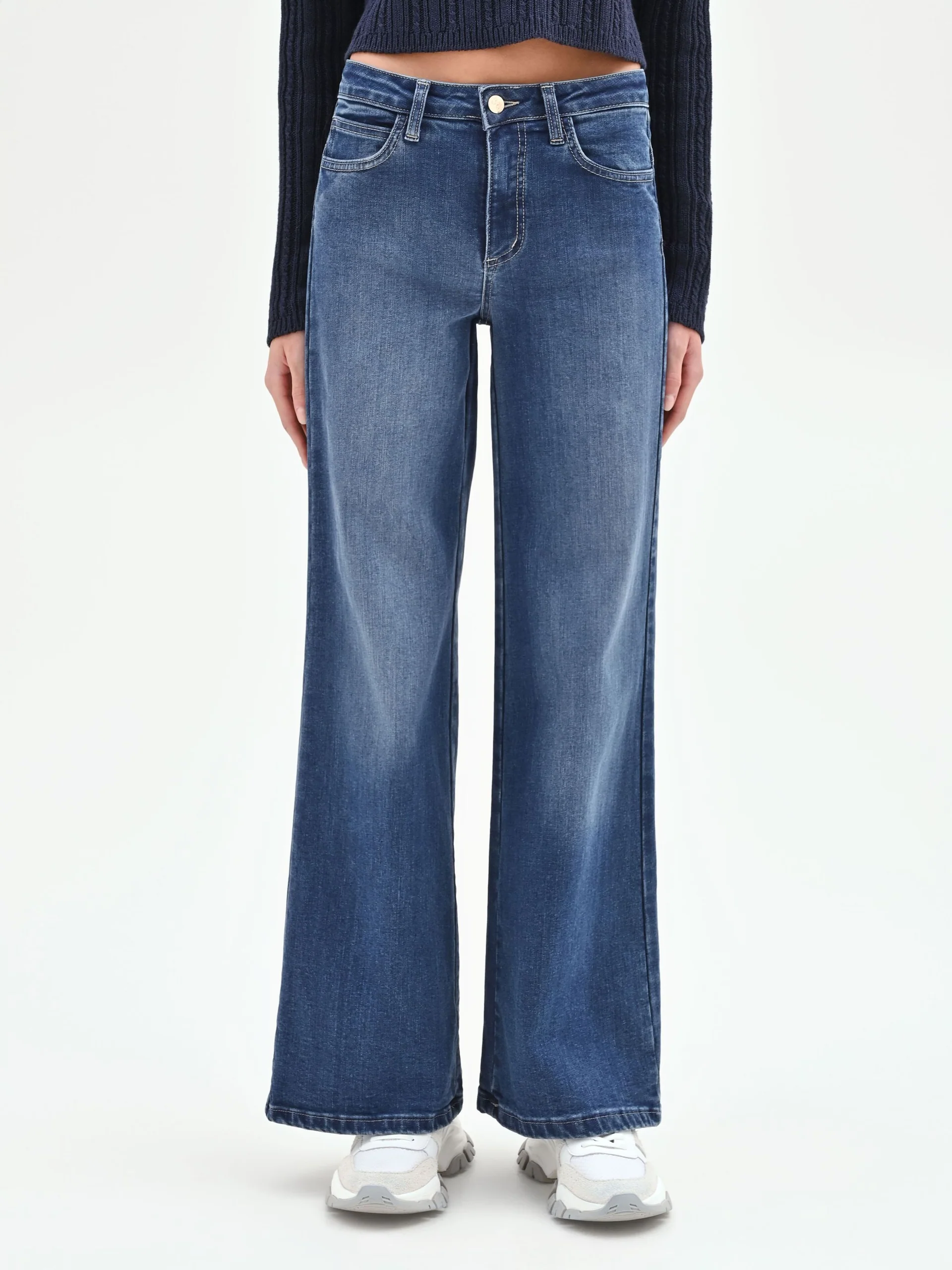 20d70629fa3da63721dcc28d93ce56f2a2114cbb_WORNG_CFC0127396003_B041_FRONTCROP CALÇA DE GANGA WIDE LEG AZUL COM LAVAGEM SUAVE RINASCIMENTO - Image 1