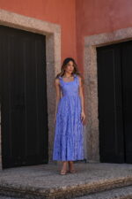 VESTIDO COMPRIDO AZUL ÀS RISCAS COM FOLHOS SAHOCO