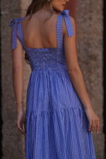VESTIDO COMPRIDO AZUL ÀS RISCAS COM FOLHOS SAHOCO - Image 5