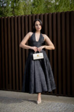 VESTIDO PRETO CORTE PRINCESA PONTO CHIC