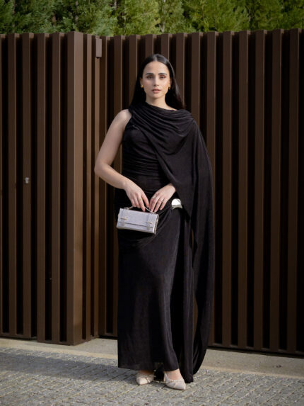 VESTIDO PRETO DRAPEADO COM DETALHE METÁLICO PONTO CHIC
