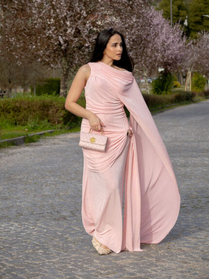 VESTIDO ROSA DRAPEADO COM DETALHE METÁLICO PONTO CHIC