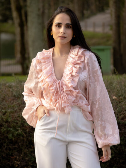 BLUSA ROSA COM FOLHOS E MANGA FLUIDA PONTO CHIC