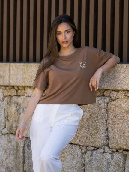 T-SHIRT CACAU COM LOGÓTIPO SAHOCO