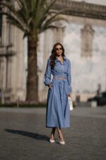CAMISA AZUL ÀS RISCAS COM CINTURA FRANZIDA SAHOCO - Image 3