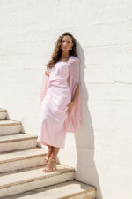 VESTIDO MIDI ROSA COM MANGA FLUIDA PONTO CHIC - Image 3
