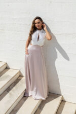 VESTIDO COMPRIDO TAUPE COM CORPO BRILHANTE RINASCIMENTO - Image 2