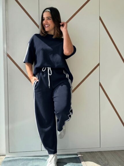 CONJUNTO AZUL MARINHO COM SWEAT E CALÇA COM FAIXA LATERAL PONTO CHIC