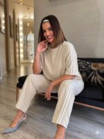 CONJUNTO BEGE COM SWEAT E CALÇA COM FAIXA LATERAL PONTO CHIC - Image 2