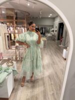 VESTIDO COMPRIDO VERDE ÁGUA EM RENDA COM CINTO PONTO CHIC - Image 2