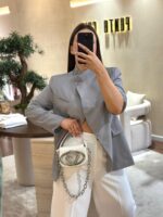 BLAZER CINZA DE CORTE ELEGANTE PONTO CHIC