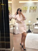 CONJUNTO ROSA CLARO COM BLAZER CROPPED E SAIA PONTO CHIC - Image 2