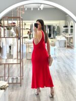 VESTIDO COMPRIDO ACETINADO VERMELHO COM DECOTE EM V DIXIE - Image 3