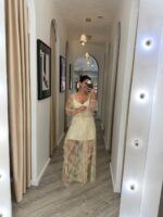VESTIDO LONGO EM RENDA CRU COM DECOTE EM V RINASCIMENTO - Image 2