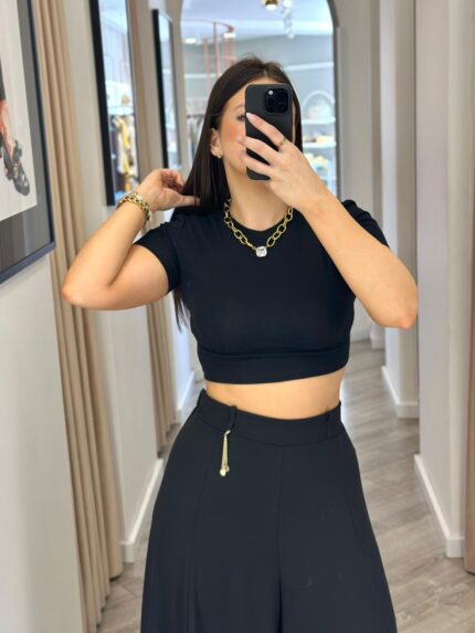 TOP PRETO PONTO CHIC