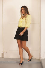 BLUSA AMARELO CLARO COM FOLHOS DECOTE EM V MISS YOU