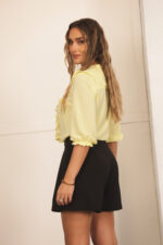 BLUSA AMARELO CLARO COM FOLHOS DECOTE EM V MISS YOU - Image 2