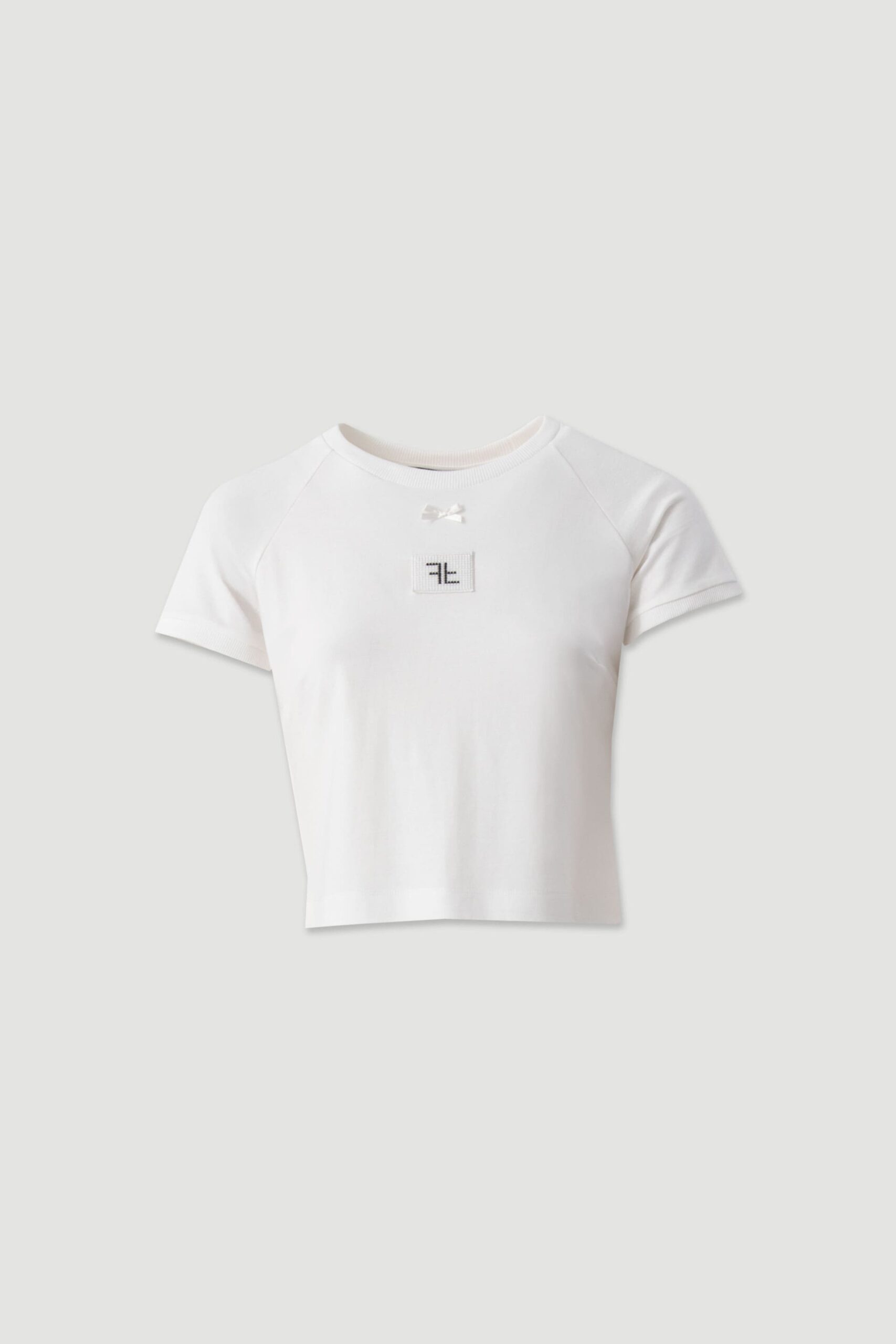 1775137613_672bdd3de981c795bf354bb5108a21b4 T-SHIRT BRANCA CURTA COM DETALHE PERSONALIZADO FERRACHE - Image 1