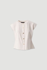 BLUSA BEGE ESTRUTURADA COM BOTÕES DOURADOS FERRACHE - Image 4