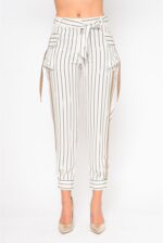 CALÇA BRANCA ÀS RISCAS COM CINTO GIL SANTUCCI - Image 4