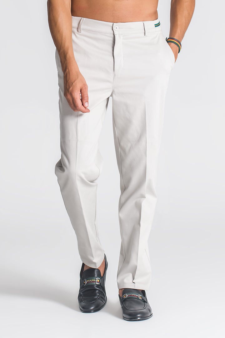 Calcas_Dean_Cinza_Claro_Modelo_Frente_5a4d7e5b-5517-4778-9660-cbc61ac969d7_720x CALÇA DEAN CINZA CLARO JEF - Image 1