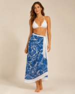 PAREO AZUL E BRANCO COM PADRÃO FLORAL PONTO CHIC
