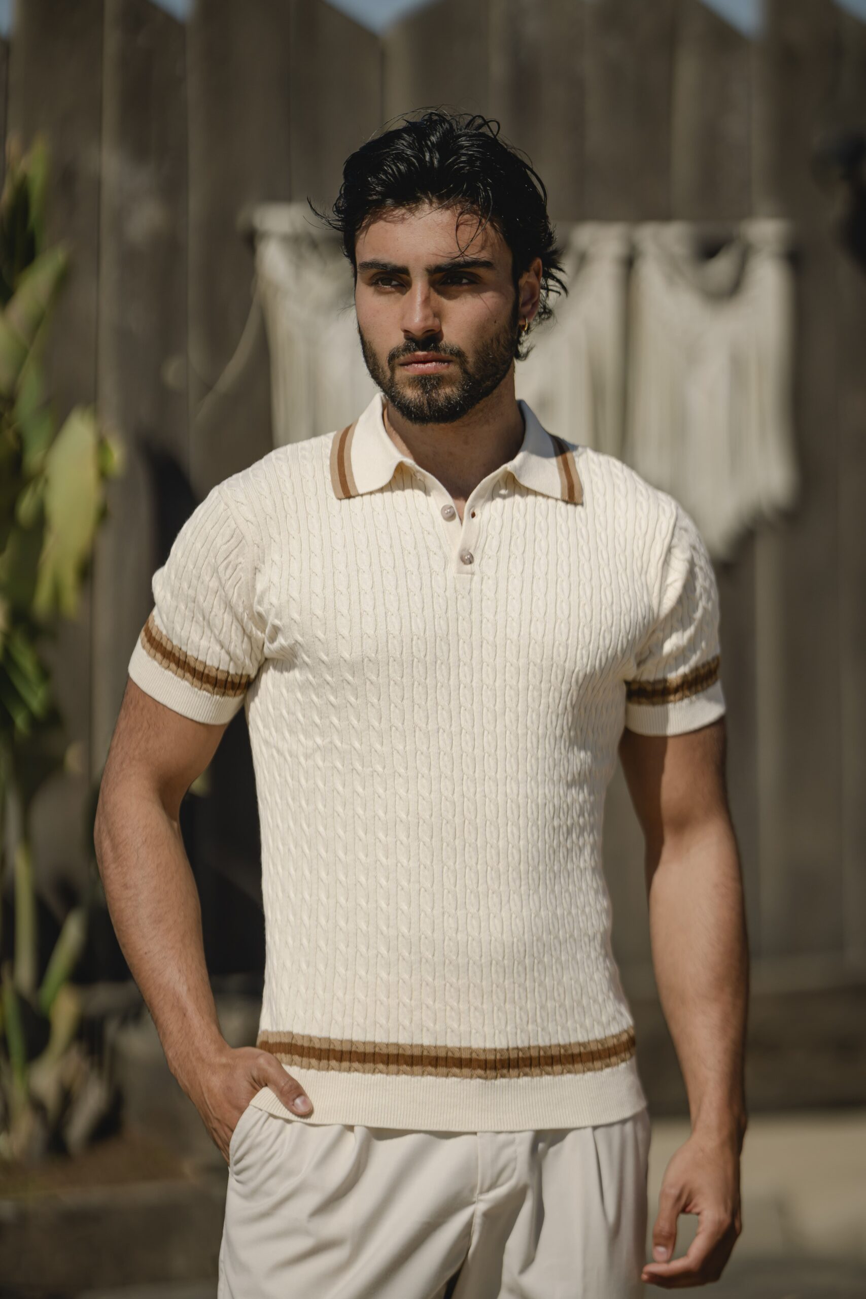 DSC03464 POLO BEGE TRICOT TRANÇA COM BOTÕES PONTO CHIC - Image 1
