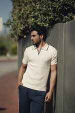 POLO BEGE TRICOT  RISCA AZUL PONTO CHIC - Image 5