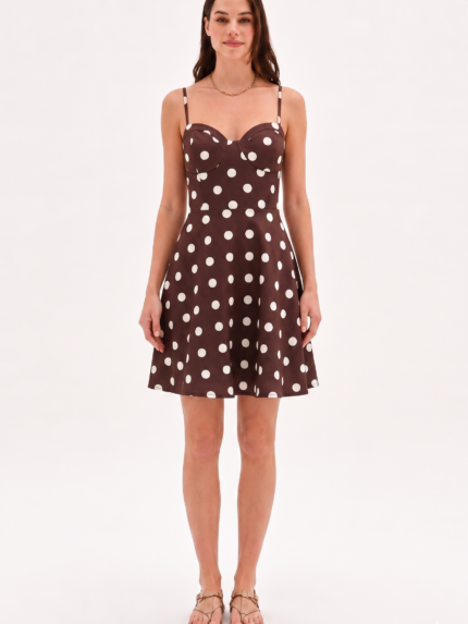 VESTIDO CURTO CASTANHO COM BOLAS DIXIE