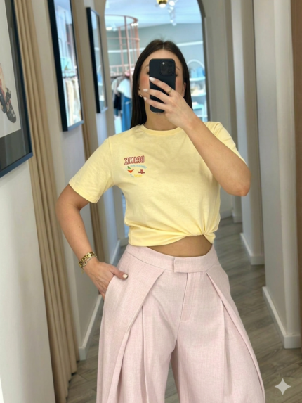 T-SHIRT AMARELA COM ESTAMPADO COCKTAIL PONTO CHIC