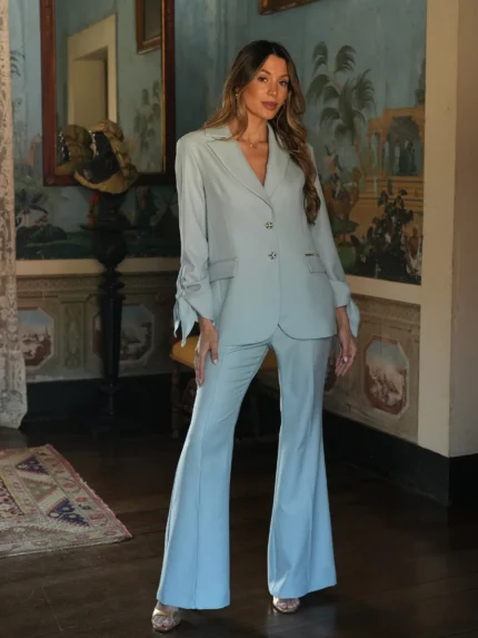 CALÇA AZUL ESTRUTURADA COM BOTÕES DOURADOS SAHOCO