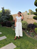 CAMISA BRANCA COM BOLAS PRETAS E FOLHO PONTO CHIC - Image 2