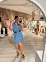 VESTIDO DE GANGA FLORAL COM DECOTE EM V PONTO CHIC - Image 2
