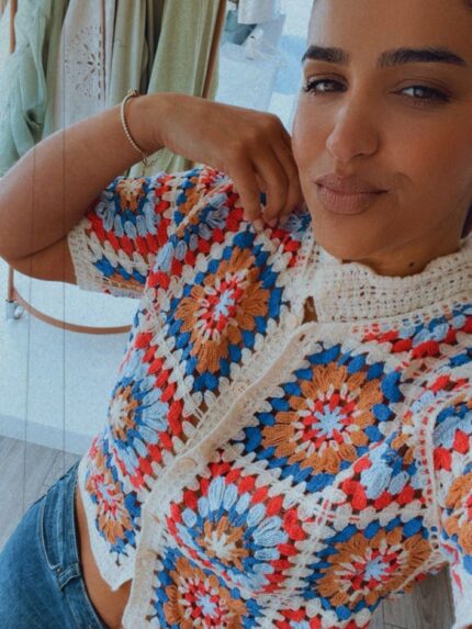BLUSA CROCHET MULTICOR COM BOTÕES PONTO CHIC
