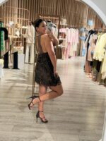 VESTIDO CASTANHO COM LANTEJOULAS E TULE RINASCIMENTO - Image 4