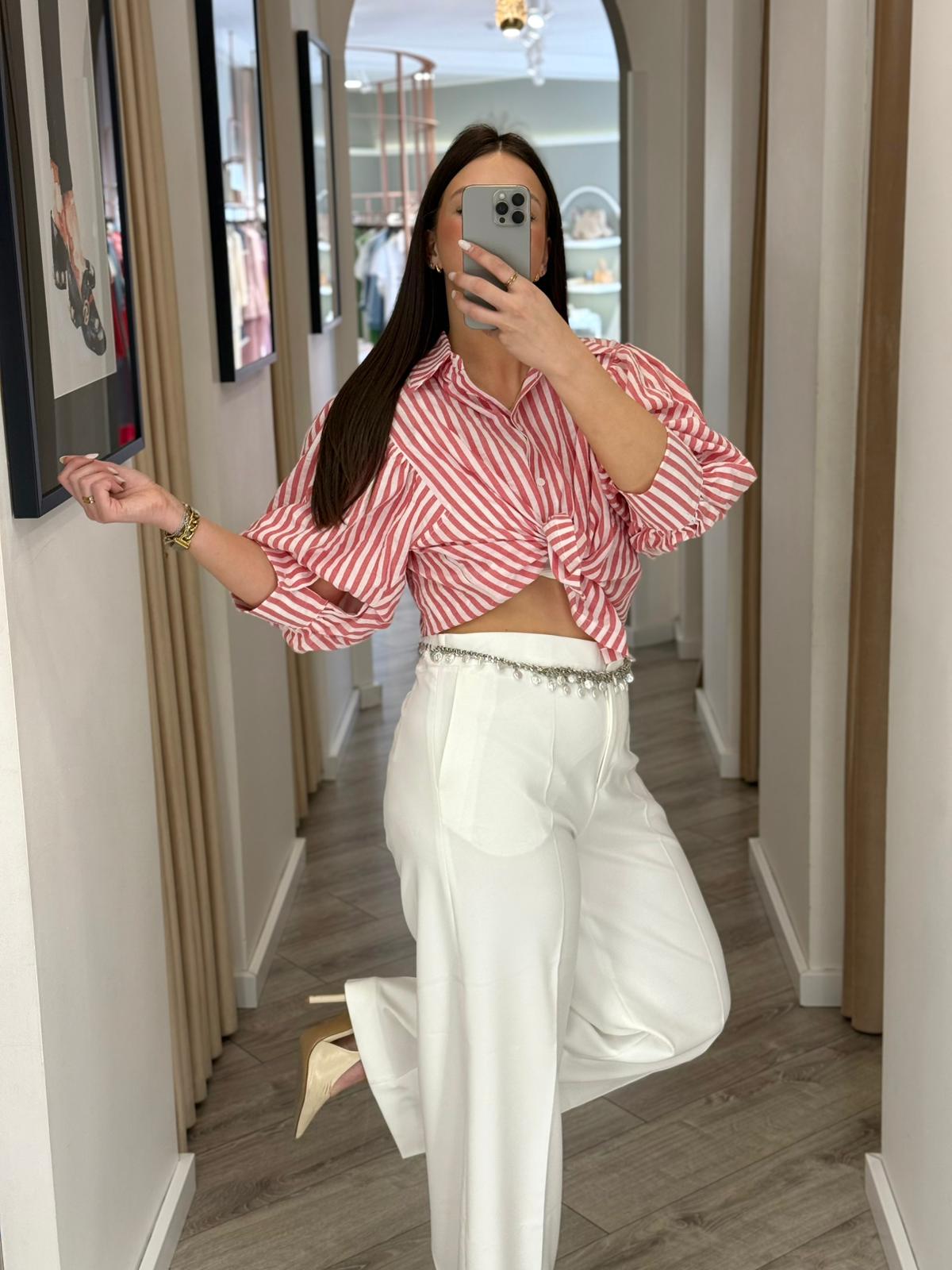 WhatsApp Image 2026-05-08 at 18.44.08 (1) CAMISA CROPPED ÁS RISCAS VERMELHA PONTO CHIC - Image 1