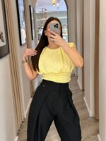 TOP AMARELO COM BOLINHAS E DRAPEADO PONTO CHIC