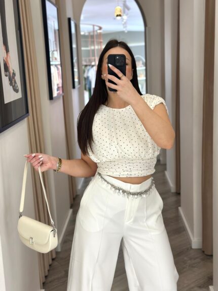 TOP BRANCO COM BOLINHAS E DRAPEADO PONTO CHIC