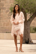 VESTIDO ROSA CURTO EM RENDA FERRACHE - Image 2