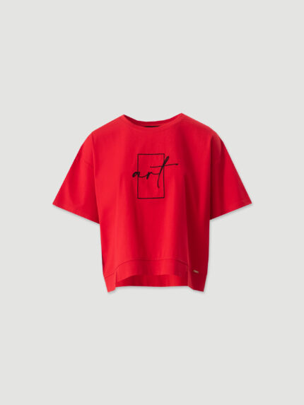 T-SHIRT VERMELHA COM BORDADO FERRACHE
